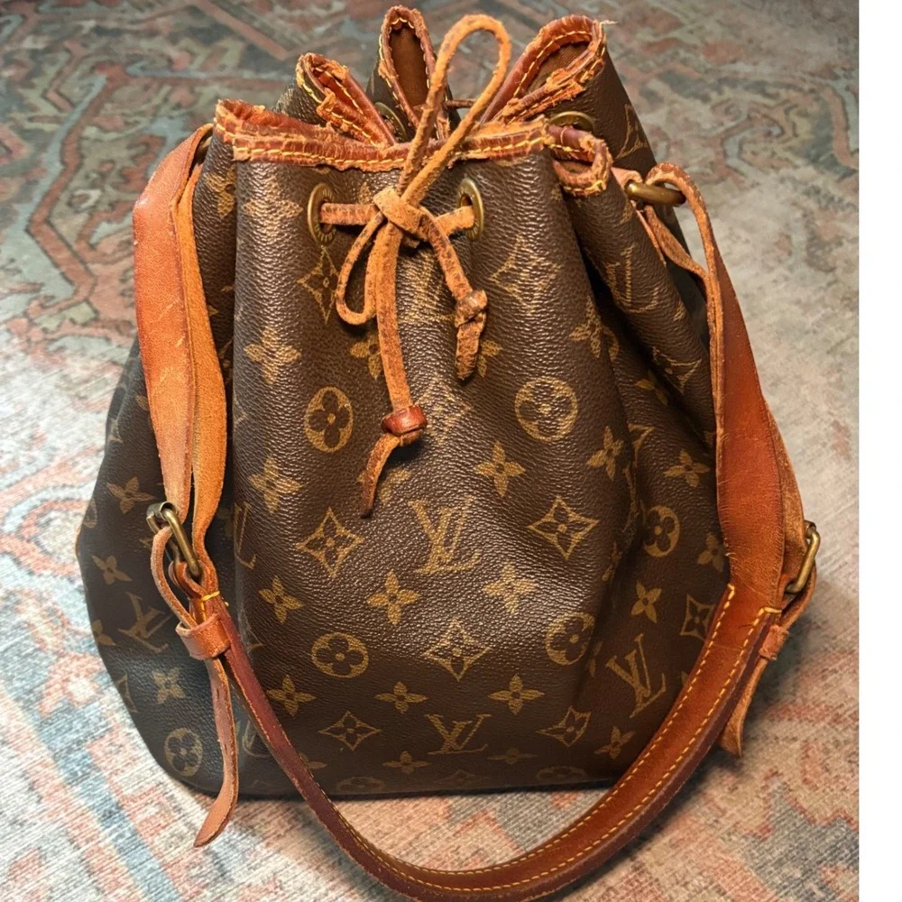 Louis Vuitton Vintage Monogram Canvas Noe Bucket Bag Brown Drawstring Shoulder